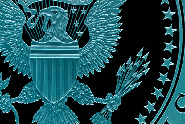 glass presidential seal etched carved glass by sans soucie carved glass Presidential Seal in Glass eagle close up
