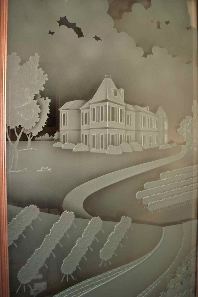 wine cellar door glass etched carved vineyard scene sans soucie Wine cellar glass from Sans Soucie
