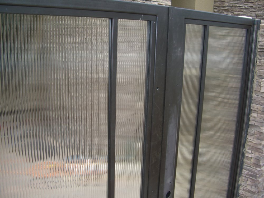 Reeded Gate Glass Sans Soucie Art